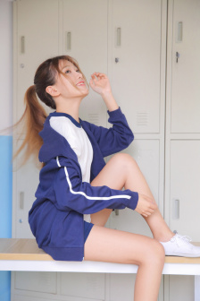 男朋友在天台和我舌吻